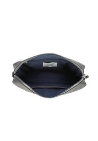 Malá šedá taštička rozepnutá, s tmavě modrou látkovou podšívkou, kapsou na zip a štítkem s nápisem "JOOP! JEANS" uvnitř.