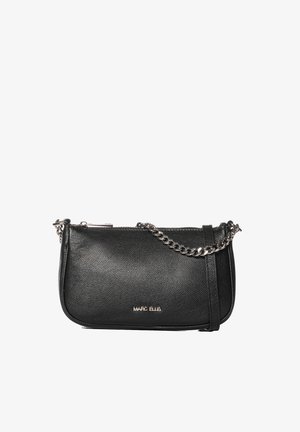 Borsa Marc Ellis in pelle nera con tracolla a catena argentata e chiusura a zip, forma rettangolare semplice con bordi arrotondati.