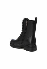 XTI Botines con plataforma - black