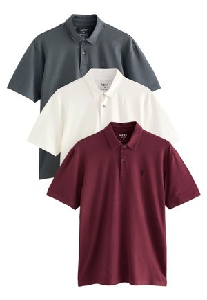 Tre polo t-shirts med medium pasform i mørkegrå, hvid og bordeaux, hver med korte ærmer og en krave med to knapper.