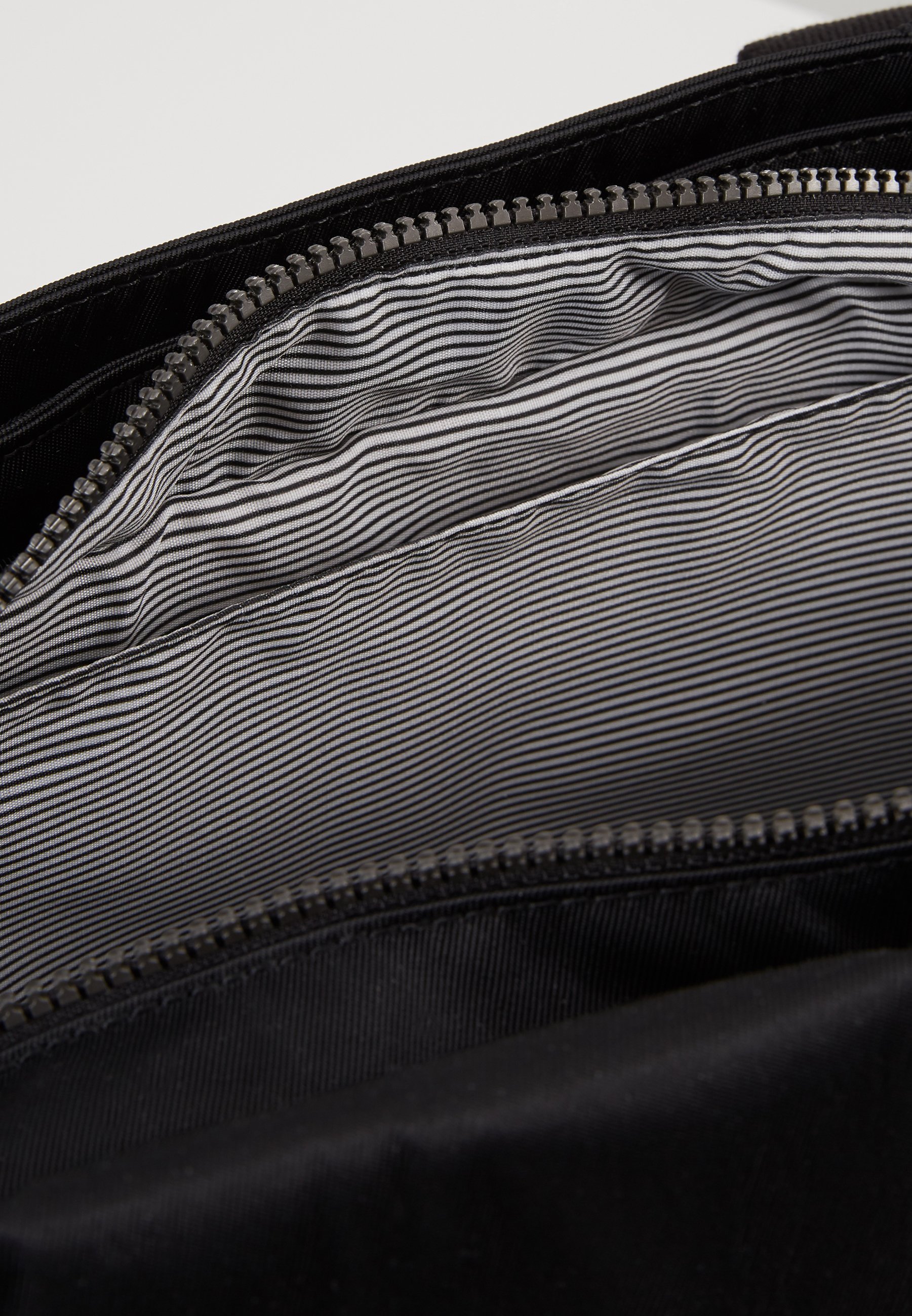 Kipling PERLANI Håndveske rich black Zalando.no Kipling PERLANI Håndveske rich black Zalando.no