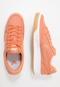 Nike SB ADVERSARY UNISEX - Sapatilhas de skate - healing orange/amber brown/white/light brown/black