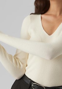Vero Moda Neule - mottled beige