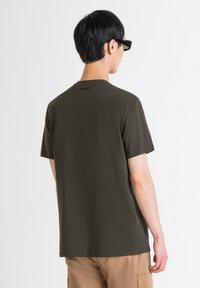 Antony Morato REGULAR FIT - Majica kratkih rukava s printom - dark army