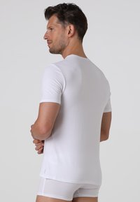 Lovable SUPIMA STRETCH COTTON - Maglietta intima - white