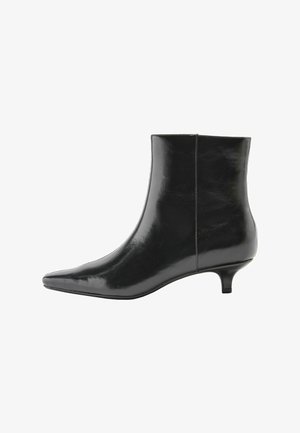 Friends Like These, KITTEN HEEL CHISEL TOE ANKLE BOOTS - Klasické členkové čižmy - black