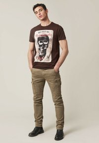 Niet geselecteerd, ebony