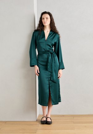 KIMONO MIDI DRESS - Robe de jour - cypress green