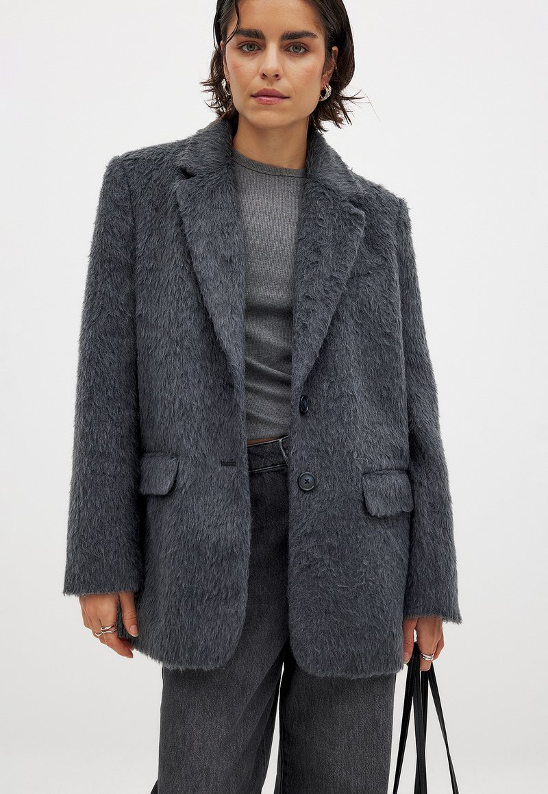 NA-KD FLUFFY - Blazer - grey