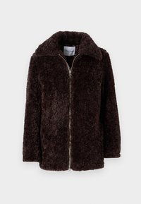 Veste marron en peluche avec un large col, fermeture éclair et manches longues. Texture douce et coupe décontractée. Pas de poches visibles ni de motifs.