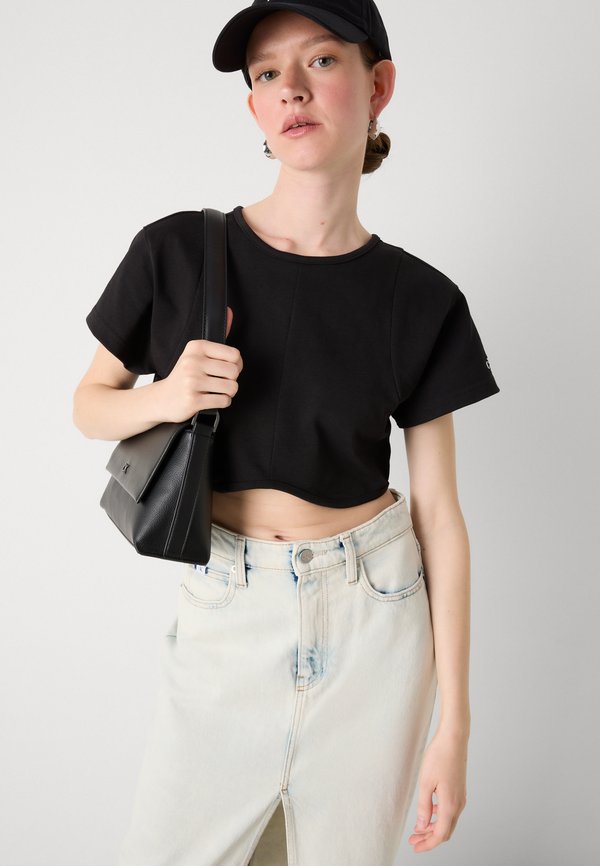 PRIDE CROPPED BOXY FASHION  - Print T-shirt3