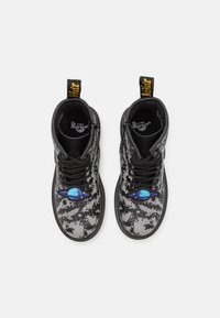 Dr. Martens 1460 UNISEX - Šněrovací kotníkové boty - grey/black