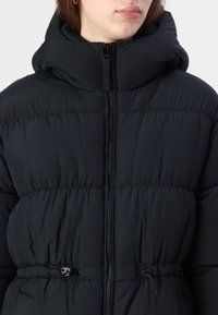 Hollister Co. EVERYDAY MID PUFFUR EMEA  - Vinterjacka - black beauty