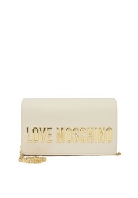 Clutch color crema con lettering "LOVE MOSCHINO" in tono oro, texture liscia, forma rettangolare e tracolla per versatilità.