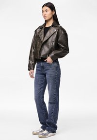 Pieces PCAMINA  - Veste en similicuir - wren