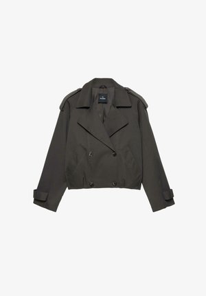 Temno sivi krajšani plašč trench z širokimi reverji, dvorednimi gumbi, ramenskimi epoleti in trakovi na manšetah.