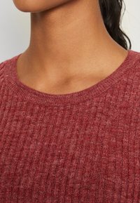 ONLY Petite Jednoduché tričko - mottled bordeaux