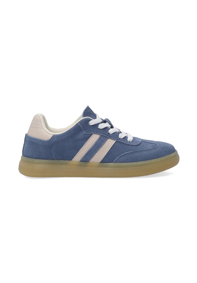 Blaue Wildledersneaker mit zwei hellbeigen Streifen, weißen Schnürsenkeln und einer Gummisohle. Niedrig geschnittenes Design mit gepolstertem Schaft und Zunge.