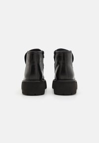 Kennel + Schmenger SURI - Bottines à plateau - schwarz/gun