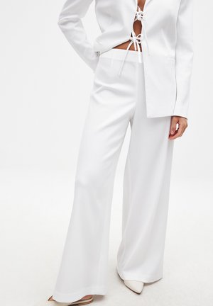STRUCTURED STRAIGHT - Trousers - white
