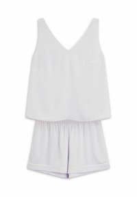 Biała bluzka z dekoltem w serek i bez rękawów, połączona z dopasowanymi szortami na elastycznej talii. Gładki materiał o delikatnym połysku i bez widocznych wzorów.