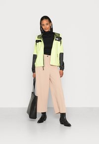 The North Face SHERU  - Casaco para exterior - sharp green