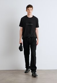 Calvin Klein Jeans MONOLOGO TEE - T-shirt print - black