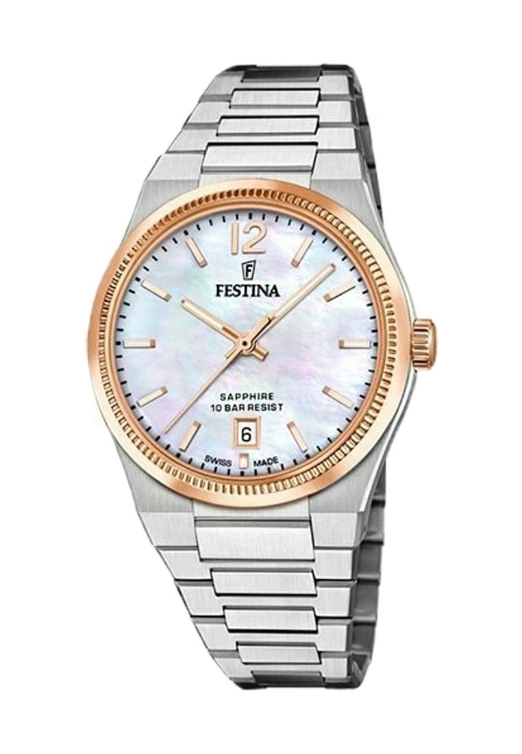 Festina ur med sølvfarvet rustfrit stålarmbånd, en rosaguld bezel og en perlemorsskive. Har safirglas og datovisning.