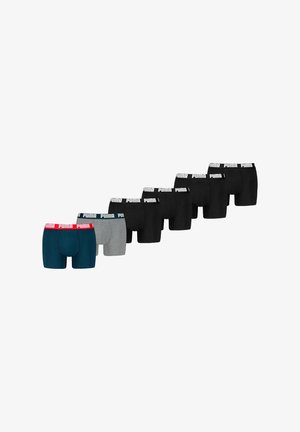 Puma Boxershorts-Set mit zwei schwarzen, einem grauen, einem türkisfarbenen und einem mit rotem Akzent versehenen Bund. Material aus Baumwollmischung mit Logodetail.