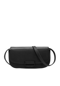 Borsa a tracolla in pelle nera con chiusura a patta, texture liscia, forma rettangolare e una rifinitura hardware rettangolare sulla parte anteriore.