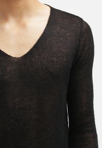 Tiger of Sweden Jeans Stickad tröja - black