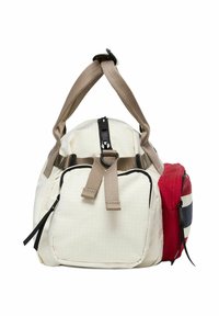 Borsa a più tasche bianca e rossa con manici beige e dettagli in cerniera nera, presentata su uno sfondo bianco.