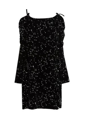 Abito in velluto nero con maniche lunghe, presenta un motivo di stelle e costellazioni argentate, scollatura quadrata e spalline regolabili.
