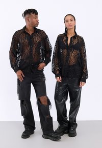YOURTURN UNISEX - Button down-skjorte - black