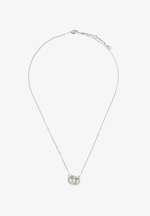 Srebrny naszyjnik z łańcuchem z dwoma splecionymi pierścieniami, jeden gładki metalowy, a drugi ozdobiony małymi przezroczystymi kamieniami.