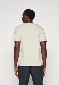 Columbia BASIC LOGO™ SHORT SLEEVE - T-shirt imprimé - dark stone