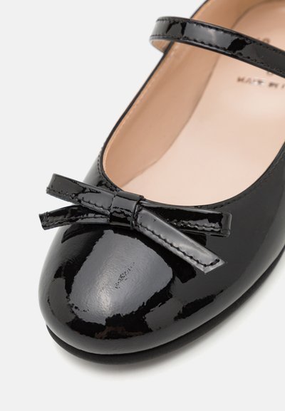 Il Gufo SHOES - Μπαλαρίνες με λουράκι στον αστράγαλο - black