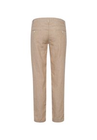 Pantalon beige coupe droite avec passants de ceinture et deux poches arrière boutonnées, présenté de dos sur un fond blanc uni.