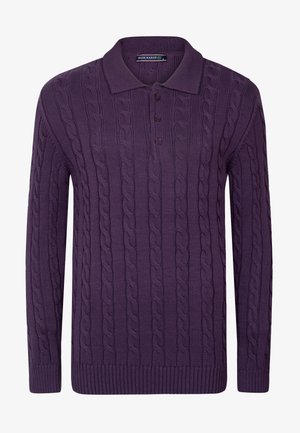 Lilla põimikuga särk, millel on terav krae, kolme nupuga sirm, pikad varrukad ja soonikkoes äärised ning alläär.