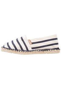 Canvas-Espadrilles in Creme mit navyblauen horizontalen Streifen, runder Zehenpartie, Jute-Zwischensohle und genähten Akzenten entlang der Sohle.