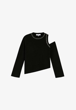 Suéter negro de punto con escote redondo, abertura en un hombro y ribete con detalles metálicos a lo largo del escote y la abertura del hombro.