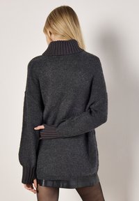 Apricot OVERSIZED - Pullover - grey