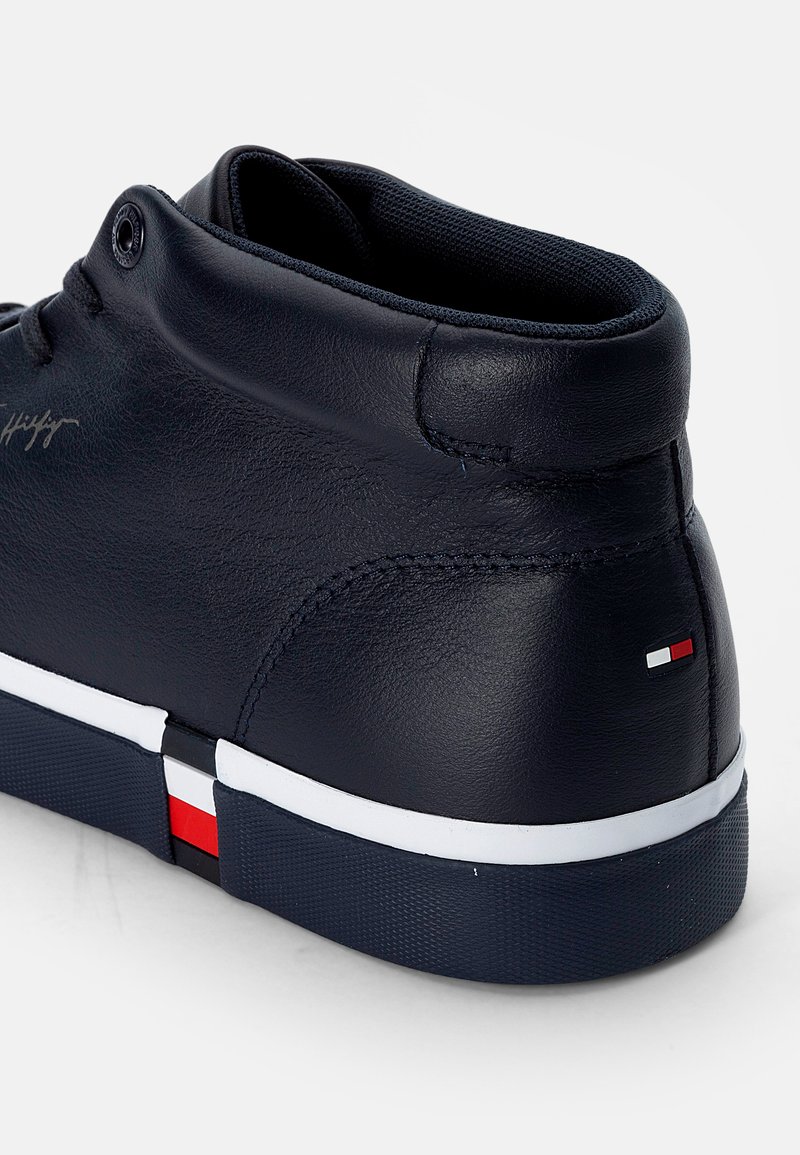 tommy hilfiger corporate