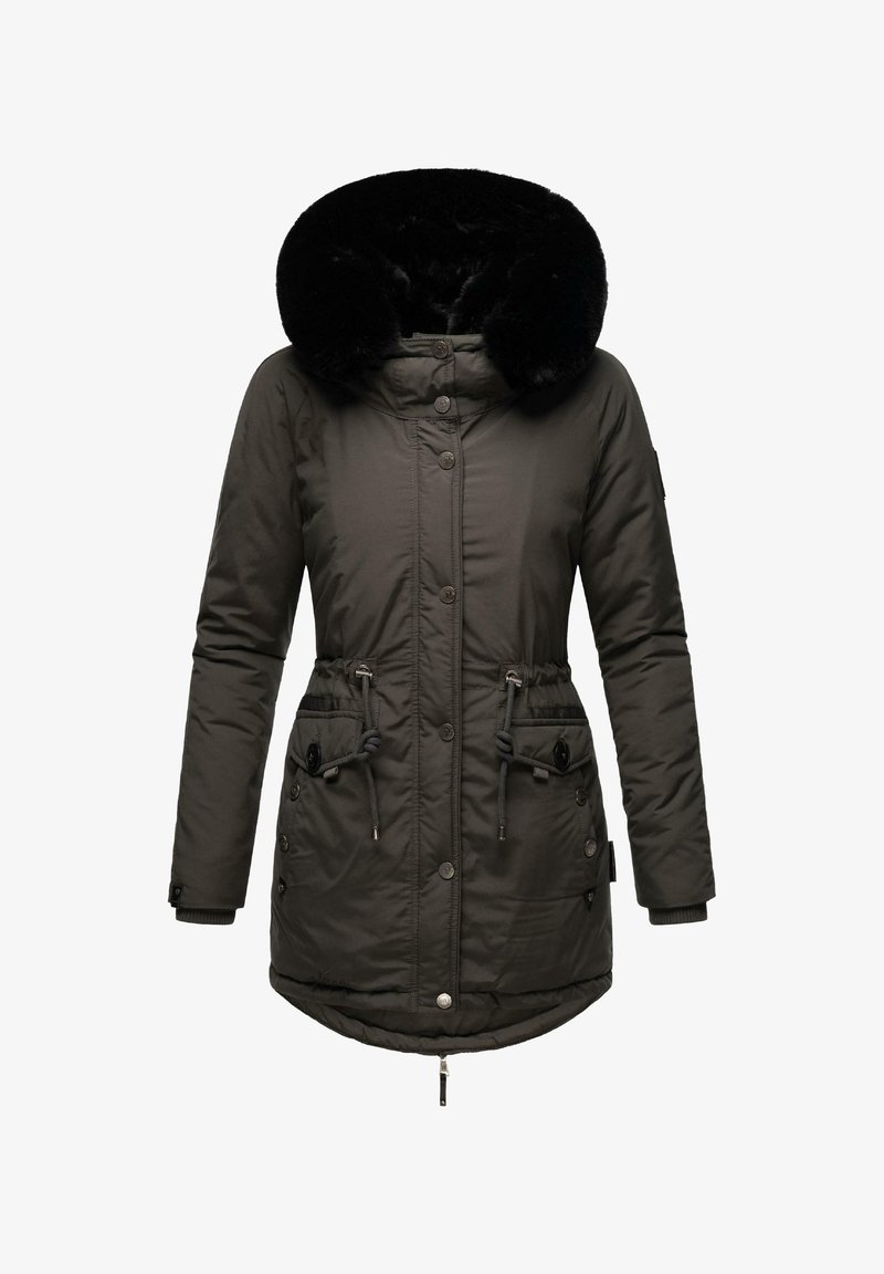 Ciemnozielona parka z czarnym kapturem z futra syntetycznego, ze sznurkiem w talii i zapięciem na guziki. Posiada dodatkowe kieszenie oraz szczegóły w fakturze.