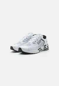 EA7 Emporio Armani CRUSHER DISTANCE UNISEX - Tenisky - white/black