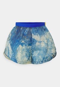 Blå batikshorts med lös passform, elastiskt midjeband och rundad fåll. Tillverkade av lätt tyg med en mjuk yta. Litet logotyp vid fållen.