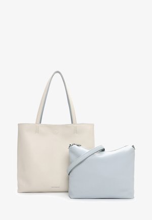 Dos bolsos de cuero, uno tote beige con asas dobles y uno bandolera gris claro con cremallera y correa ajustable.