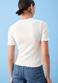 Next SHORT SLEEVE LETTUCE EDGE TEXTURED  PETITE - Paprasti marškinėliai - white