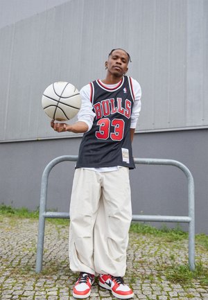 Mitchell & Ness CHICAGO BULLS SCOTTIE PIPPEN - NBA-Trikot - black