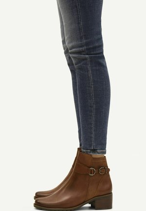 Caprice, STIEFELETTE - Lage laarzen - cognac comb